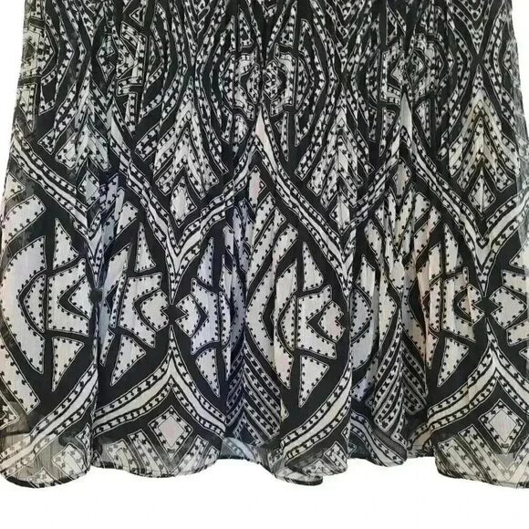 White House Black Market Women's Black & White Geometric Print Poly Georgette Li - Picture 7 of 9